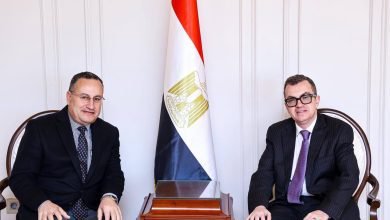 صورة وزيرا “التخطيط” و”التعليم العالي” يناقشان ملامح الخطة الاستثمارية لعام 2026 / 2027