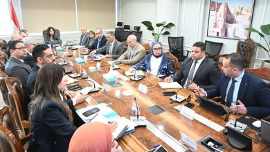 صورة وزيرة الإسكان تتابع الموقف التنفيذي وتسليم الوحدات بالأبراج الشاطئية وكومباند “مزارين” بمدينة العلمين الجديدة