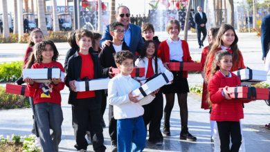 صورة الرئيس السيسي يشارك أطفال شهداء الوطن فرحتهم بعيد الفطر المبارك