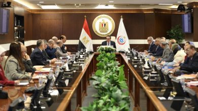 صورة وزير الصحة يترأس اجتماع مجلس إدارة الهيئة العامة للتأمين الصحي ويناقش عدة ملفات هامة لتطوير المنظومة