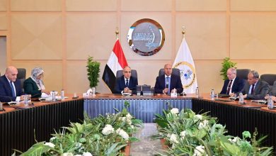 صورة وزيرا النقل والري يناقشان موقف المشروعات والتنسيقات المشتركة بين الوزارتين