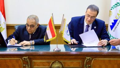 صورة توقيع بروتوكول تعاون بين الجهاز المركزي للتنظيم والإدارة والمجلس الوطني للتدريب والتعليم لتطوير الموارد البشرية بالجهاز الإداري للدولة