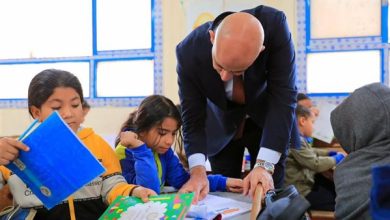 صورة مصادر بالتعليم : الدراسة مستمرة ولا تعطيل للمدارس