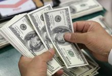 صورة الدولار يكسر حاجز الـ 52 جنيها بالبنوك