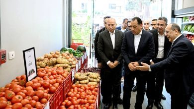 صورة رئيس الوزراء يتفقد فرع منفذ “كاري أون” بمصر الجديدة
