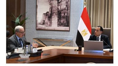 صورة رئيس الوزراء يكلف حسين عيسى باختصاصات تطبيق قانون شركات قطاع الأعمال العام