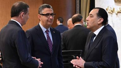 صورة رئيس الوزراء : التصدي لأية محاولة لممارسات احتكارية للسلع ومواجهتها بكل حسم وشدة