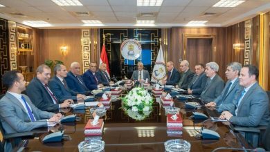 صورة ” جمبلاط ” يتابع مع رؤساء الشركات المنتجة للذخائر الموقف التنفيذي للتعاقدات وخطط التطوير