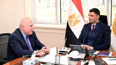 صورة هاشم يبحث مع “بولاريس” التركية خطط التوسع بالمناطق الصناعية وجذب استثمارات جديدة