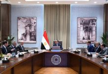 صورة رئيس الوزراء يستعرض التقديرات الأولية لمشروع موازنة 2027/2026