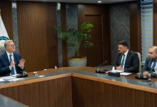 صورة وزير البترول يبحث تنفيذ المسح الجوي الشامل للمعادن في مصر