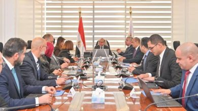 صورة فريد يبحث مع “جنرال موتورز” الموقف الحالي لاستثماراتها البالغة 530 مليون دولار وخططها المستقبلية