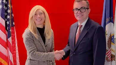 صورة وزير التخطيط يلتقي عددا من مسؤولي المؤسسات الدولية بواشنطن