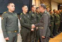 صورة وزير الدفاع يلتقى عدداً من قادة الوحدات والوحدات الفرعية بالجيشين الثانى والثالث الميدانيين