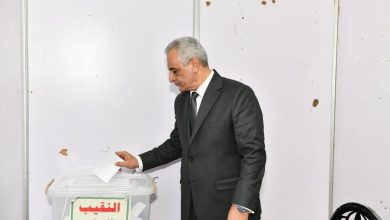 صورة وزير الدولة للإنتاج الحربي يشارك بصوته في إنتخابات نقابة المهندسين