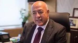 صورة نائب رئيس البنك الأهلي : قرار العمل عن بُعد أيام الأحد يقتصر على الوظائف الداخلية بالبنوك ولا يؤثر على استقبال الجمهور