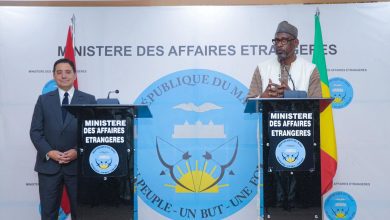 صورة في اختراق دبلوماسي تاريخي … جمهورية مالي تسحب اعترافها بـ “الكيان الوهمي” وتدعم سيادة المغرب على صحرائه