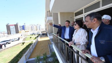 صورة وزيرة الإسكان تتفقد مشروعات مارينا 8 و”بوغاز 24″ والممشى السياحي  بمارينا