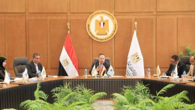 صورة وزير التعليم العالي يطلق خارطة طريق لتحويل الجامعات المصرية إلى “منشآت خضراء” مستدامة