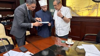 صورة وزير الأوقاف يبحث مع رئيس المحكمة العليا بالفلبين تعزيز التعاون في تأهيل القضاة والمحامين الشرعيين