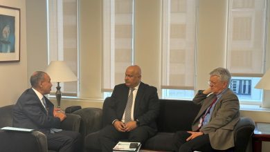 صورة وزير الخارجية يرفض “الأحادية” في حوض النيل ويستعرض أمام البنك الدولي إستراتيجية مصر لمواجهة ندرة المياه