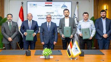 صورة ” إقتصادية قناة السويس ” توقع عقد مشروع تركي جديد للمنسوجات باستثمارات 6.5 مليون دولار في القنطرة غرب