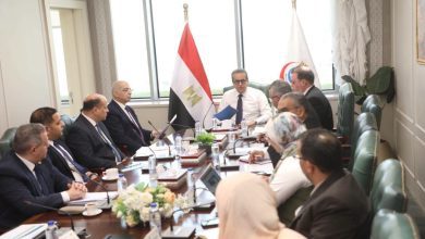 صورة وزير الصحة يتابع مستجدات المشروعات الإنشائية والتحول الرقمي بالمنشآت الصحية