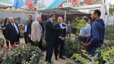 صورة وزير الزراعة : إقبال جماهيري كبير ودعم متواصل لتطوير قطاع نباتات الزينة