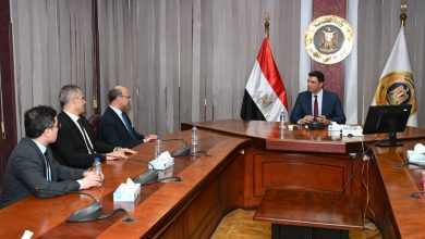 صورة وزير الصناعة يبحث مع «صافولا» خطط التوسع وتعزيز استثمارات الغذاء في مصر