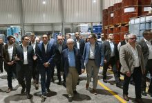 صورة رئيس الوزراء: توطين صناعة السيارات والتوسع في “الكهربائية” ضمن أولويات الدولة