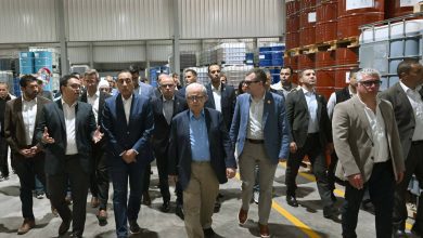 صورة رئيس الوزراء: توطين صناعة السيارات والتوسع في “الكهربائية” ضمن أولويات الدولة