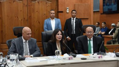 صورة إجتماع موسع لوزيرة الإسكان بالقابضة للمياه: تسريع “حياة كريمة” وتعزيز التحول الرقمي