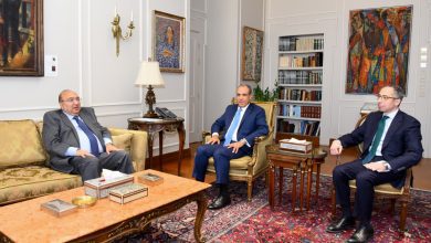 صورة وزير الخارجية يستعرض الاستراتيجية الوطنية الجديدة لمكافحة الهجرة غير الشرعية وتعزيز مسارات الهجرة النظامية