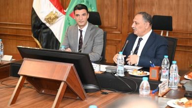 صورة وزير الصناعة يوجه برقمنة إجراءات المستثمرين وتعظيم القيمة المضافة للمواد الخام