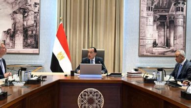 صورة مدبولي يوجه بوضع جدول زمني لقيد 10 شركات بترول في البورصة المصرية