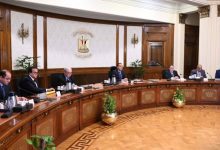 صورة الحكومة : عودة المواعيد الطبيعية للمحال وسط متابعة تداعيات الأزمة