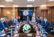 صورة “جمبلاط” يستعرض الأداء المالي للشركات ويوجه بتسريع وتيرة الإنتاج والاستعانة بالبحث العلمي لحل المشكلات التقنية