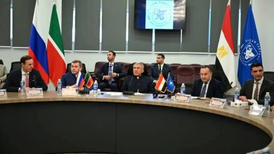 صورة رئيس تتارستان يتفقد فرع جامعة “قازان الفيدرالية” بالقاهرة ويشيد بالشراكة الأكاديمية مع مصر
