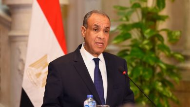 صورة وزير الخارجية يتوجه إلى مدريد