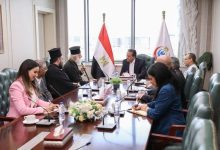 صورة وزير الصحة يستقبل بابا الروم الأرثوذكس لبحث إنشاء مستشفى بالإسكندرية