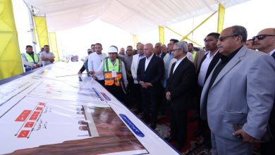 صورة وزير النقل يفتتح تشغيل محوري الفشن وديروط لدعم التنمية وحركة النقل بالصعيد