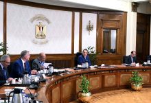 صورة مدبولي يستعرض مبادرة وطنية لتعميم الطاقة الشمسية بالمصانع ضمن خطة التحول الأخضر