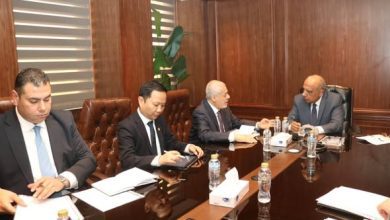 صورة وزير الكهرباء يبحث مع «AMEA POWER» الإماراتية تسريع مشروعات الطاقة المتجددة وتخزين الكهرباء