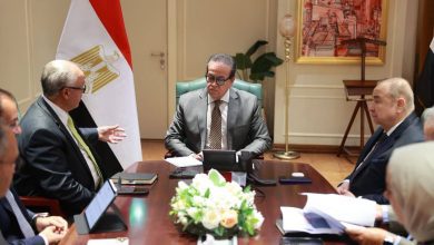 صورة وزير الصحة تبحث توطين صناعة الدواء وتعزيز الأمن الدوائي في مصر
