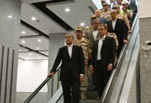 صورة مدبولي يتفقد محطة الحافلات بالعاصمة الإدارية ويستقل الأتوبيس الكهربائي