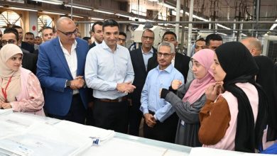 صورة وزير الصناعة يتفقد قلاع الإنتاج في بني سويف والمنيا لدعم التصنيع