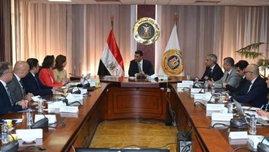 صورة وزير الصناعة يبحث مع «غوروك» التركية إنشاء مصنع أدوات مائدة زجاجية للتصدير