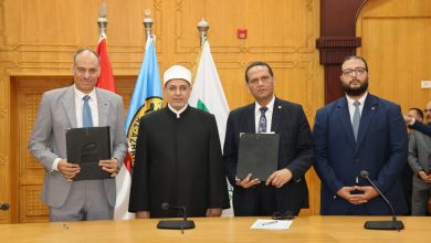 صورة «البريد» و«الأزهر» يوقعان بروتوكولًا لتقديم خدمات مالية رقمية للطلاب والوافدين