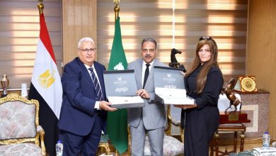 صورة محافظ الشرقية يستقبل وفد البنك الزراعي ضمن مبادرة “سكة خير” لتوزيع كوبونات دعم الأسر الأكثر احتياجًا