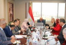 صورة وزير الكهرباء يبحث مع البنك الدولي تعزيز التعاون في مشروعات الطاقة المتجددة وتطوير الشبكة